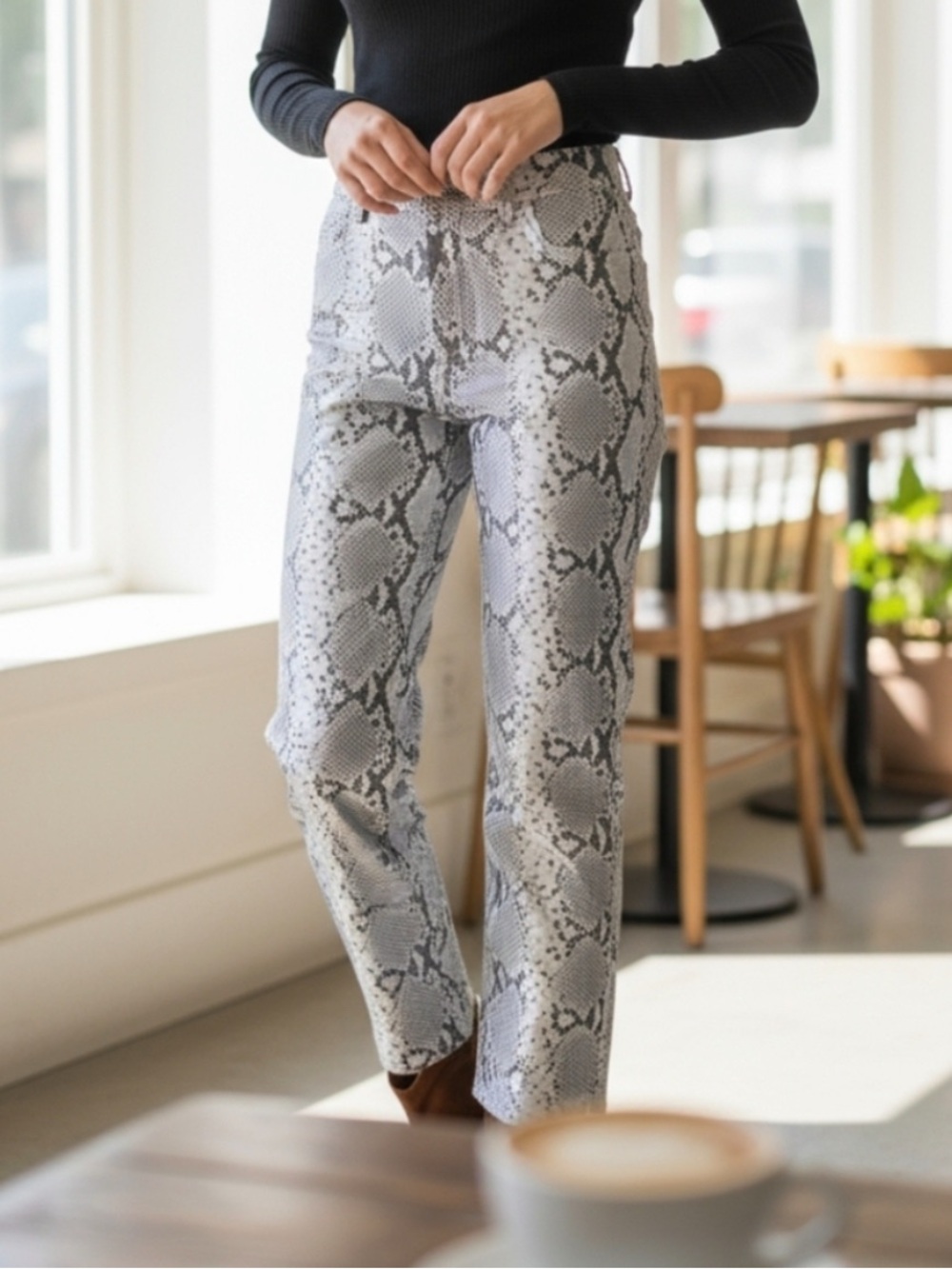 Wilfred free mid rise  Snake Print pant